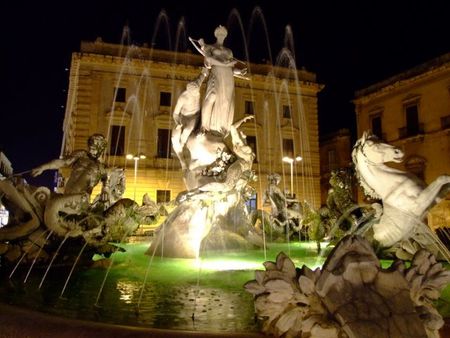 Diana Dea della caccia in piazza Archimede